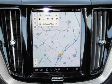 VOLVO XC60 Plus Dark Recharge Plug-In Hybrid AWD T8 Tw