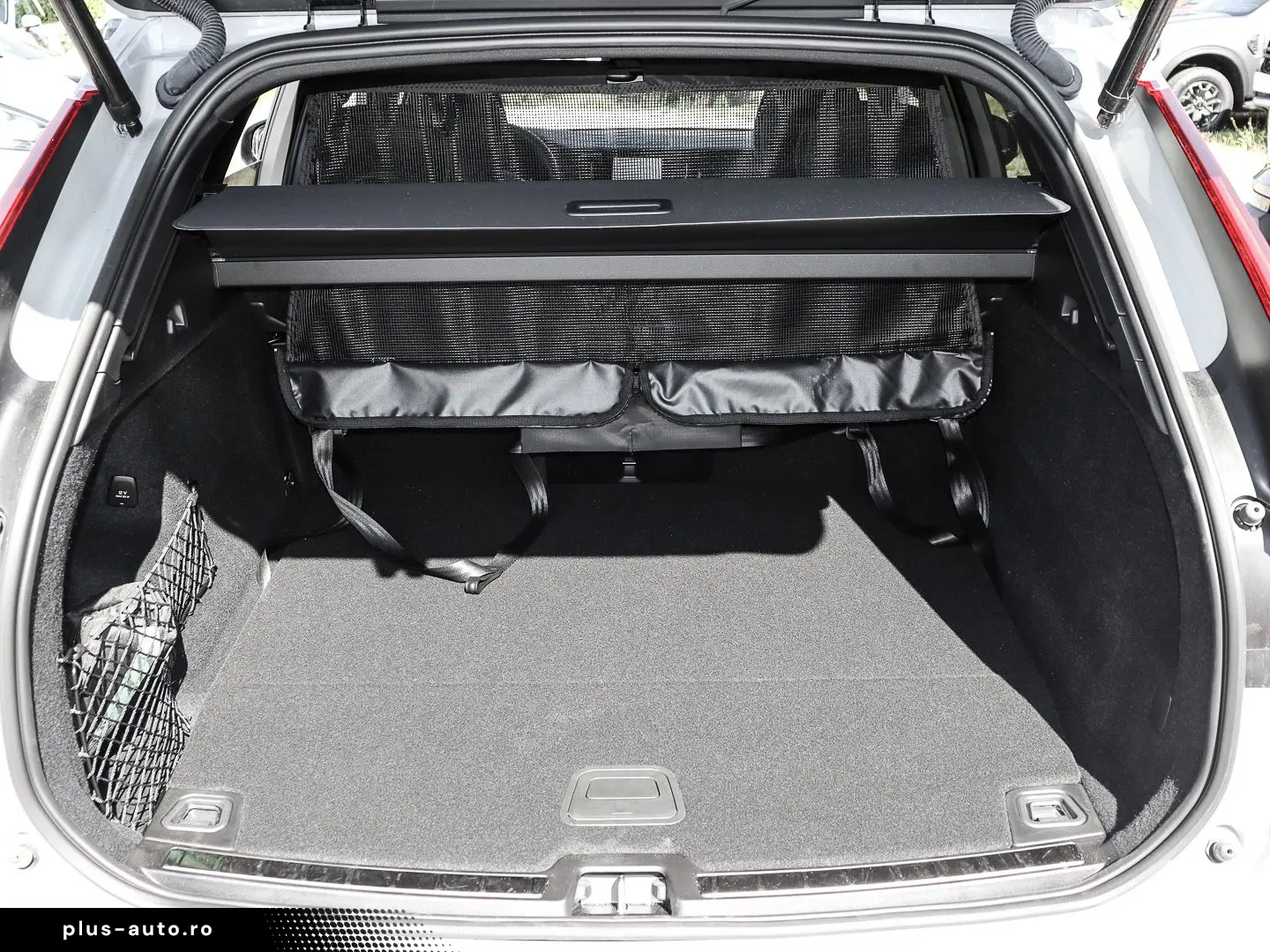 VOLVO XC60 Plus Dark Recharge Plug-In Hybrid AWD T8 Tw