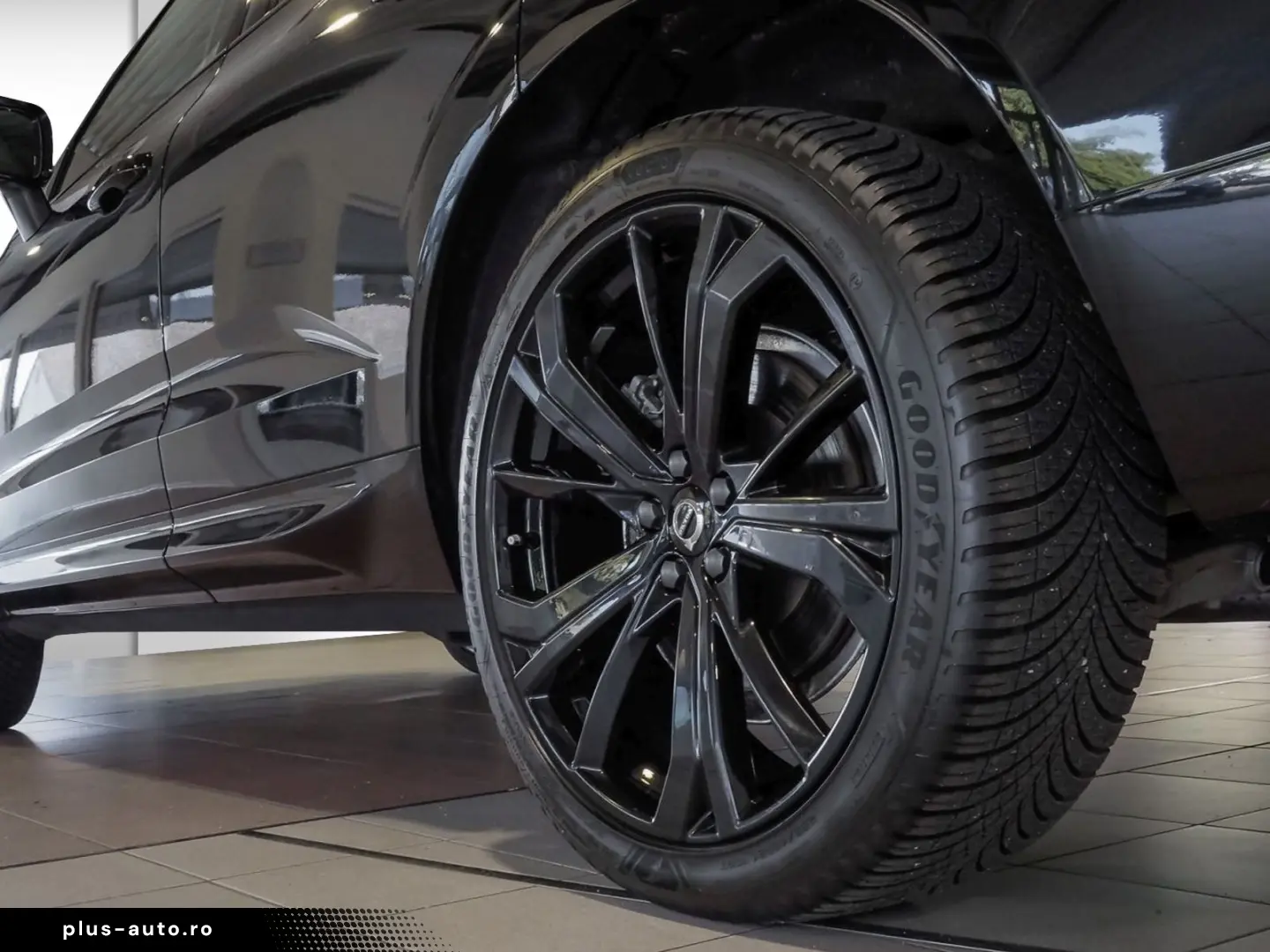 VOLVO XC60 T6 Twin Engine AWD Plus Black Edition-Navi