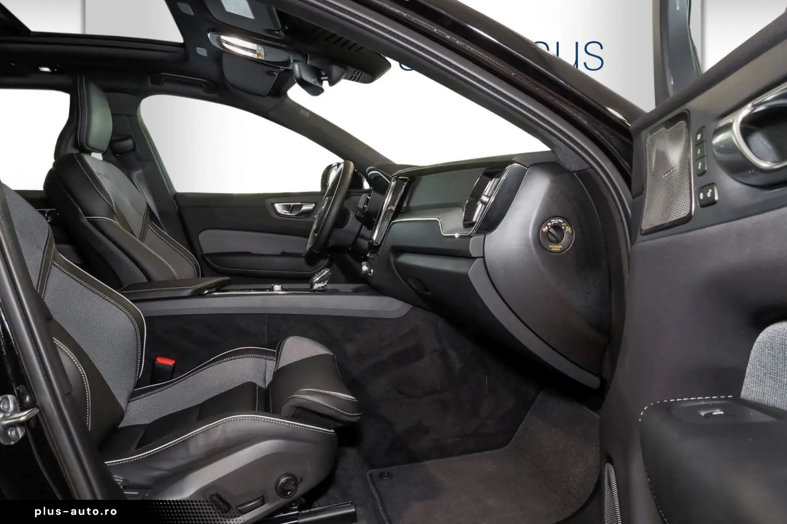 VOLVO XC60 T6 Twin Engine AWD Plus Black Edition-Navi