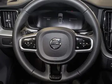 VOLVO XC60 T6 Twin Engine AWD Plus Black Edition-Navi