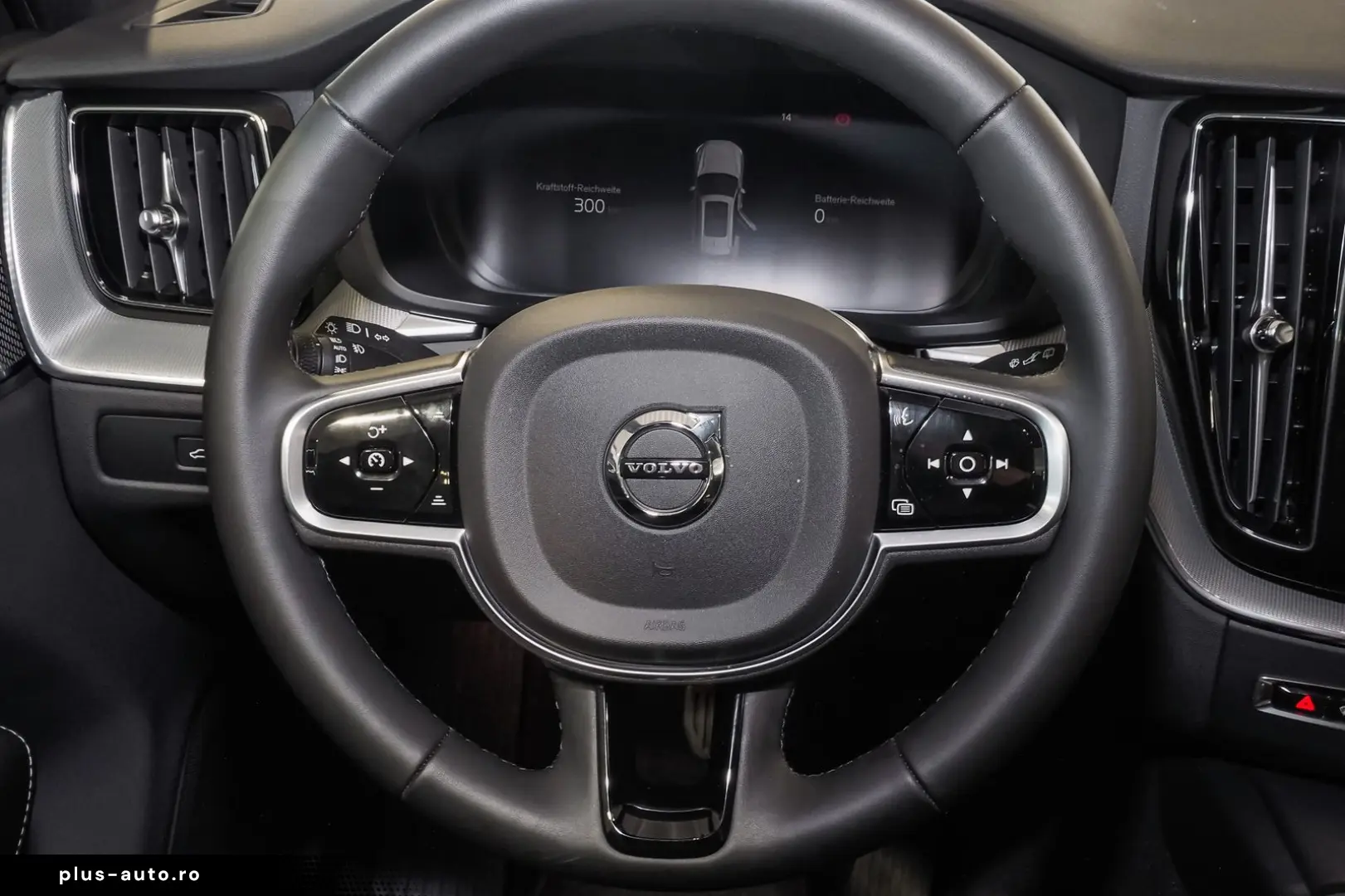 VOLVO XC60 T6 Twin Engine AWD Plus Black Edition-Navi
