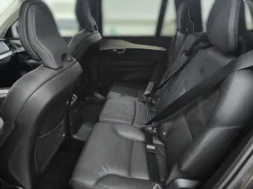 VOLVO XC90 T8  Plus Dark Recharge Plug-In Hybrid AWD