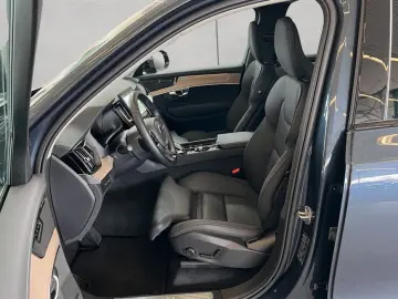 VOLVO XC90 T8 AWD Plus-Dark 7S Neues-Modell HeadUpDisp