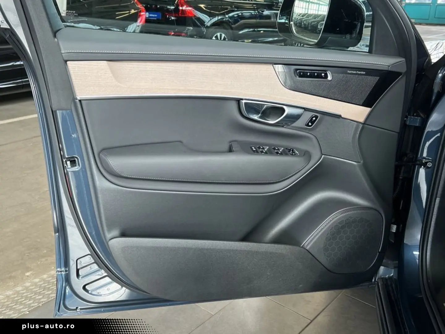 VOLVO XC90 T8 AWD Plus-Dark 7S Neues-Modell HeadUpDisp