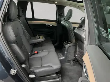 VOLVO XC90 T8 AWD Plus-Dark 7S Neues-Modell HeadUpDisp
