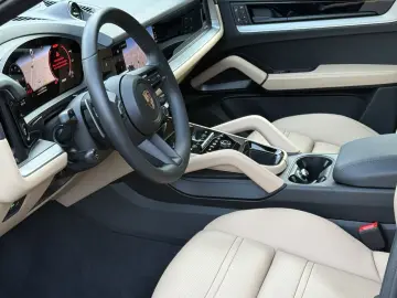 PORSCHE Cayenne E-Hybrid Coupe SPORTDESIGN-PAKET 22 ZOLL