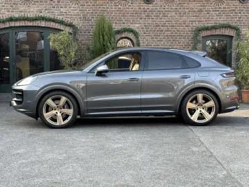 PORSCHE Cayenne E-Hybrid Coupe SPORTDESIGN-PAKET 22 ZOLL