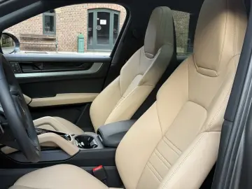 PORSCHE Cayenne E-Hybrid Coupe SPORTDESIGN-PAKET 22 ZOLL
