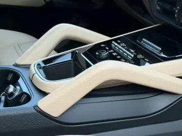 PORSCHE Cayenne E-Hybrid Coupe SPORTDESIGN-PAKET 22 ZOLL