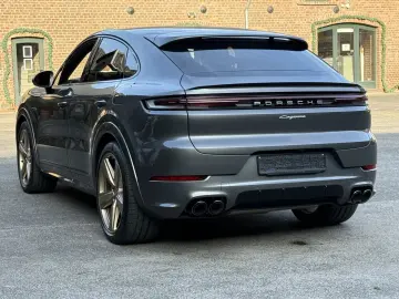 PORSCHE Cayenne E-Hybrid Coupe SPORTDESIGN-PAKET 22 ZOLL