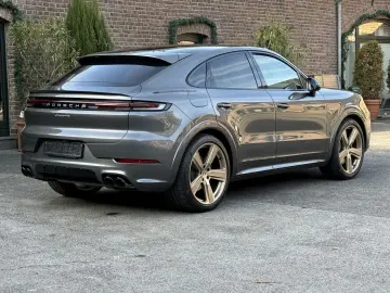 PORSCHE Cayenne E-Hybrid Coupe SPORTDESIGN-PAKET 22 ZOLL