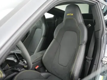 PORSCHE 992 Carrera GTS
