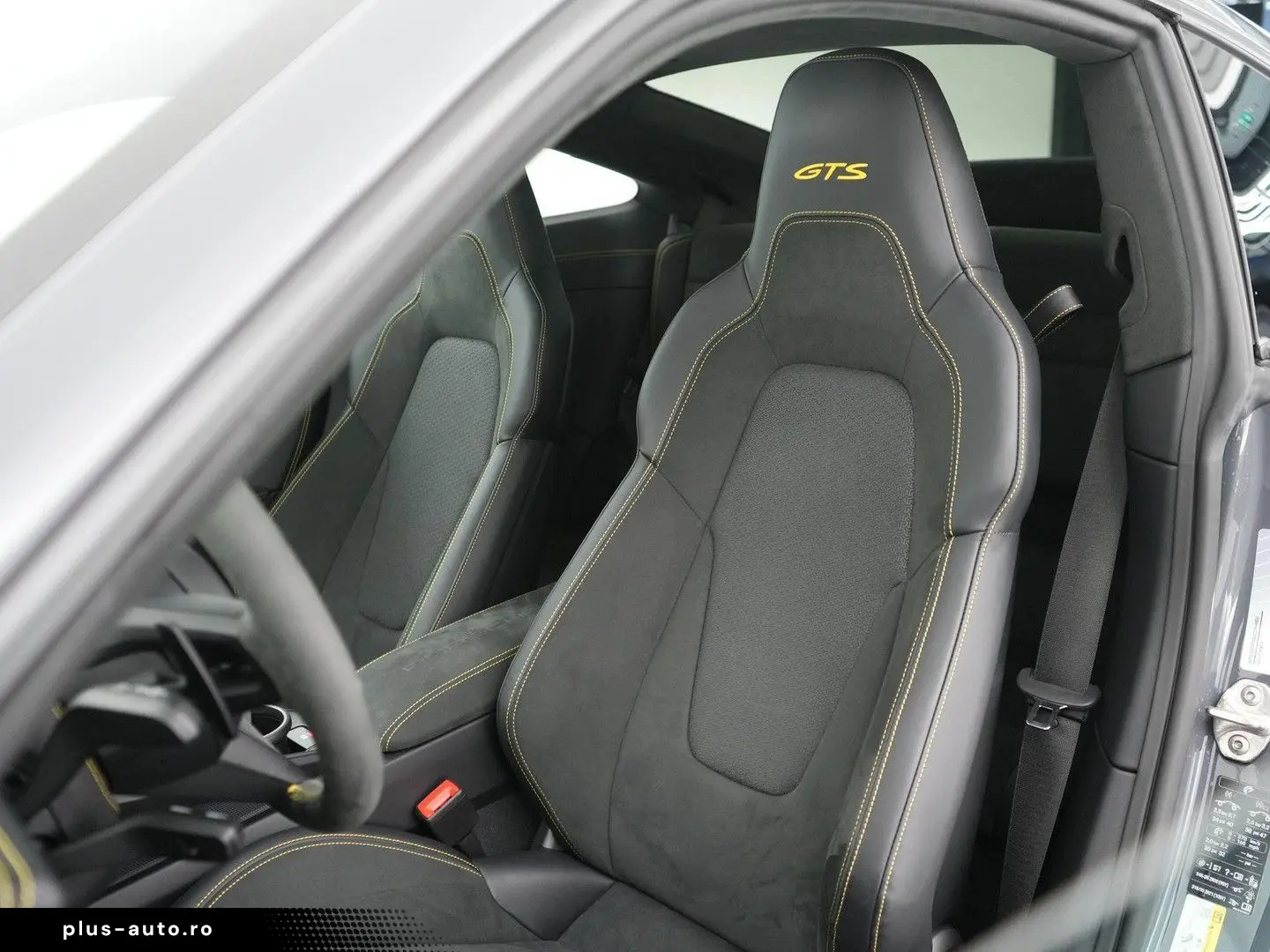 PORSCHE 992 Carrera GTS