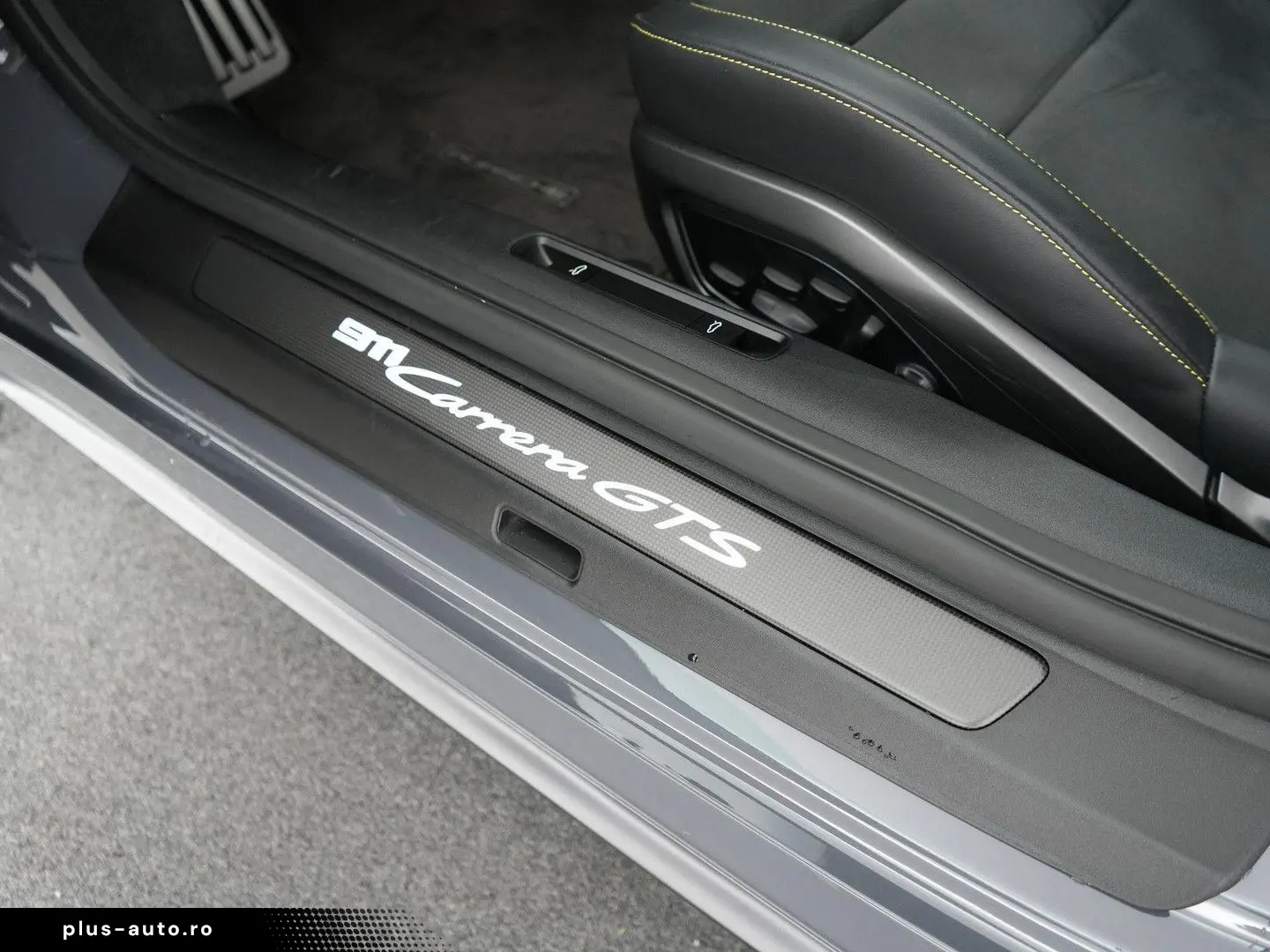 PORSCHE 992 Carrera GTS