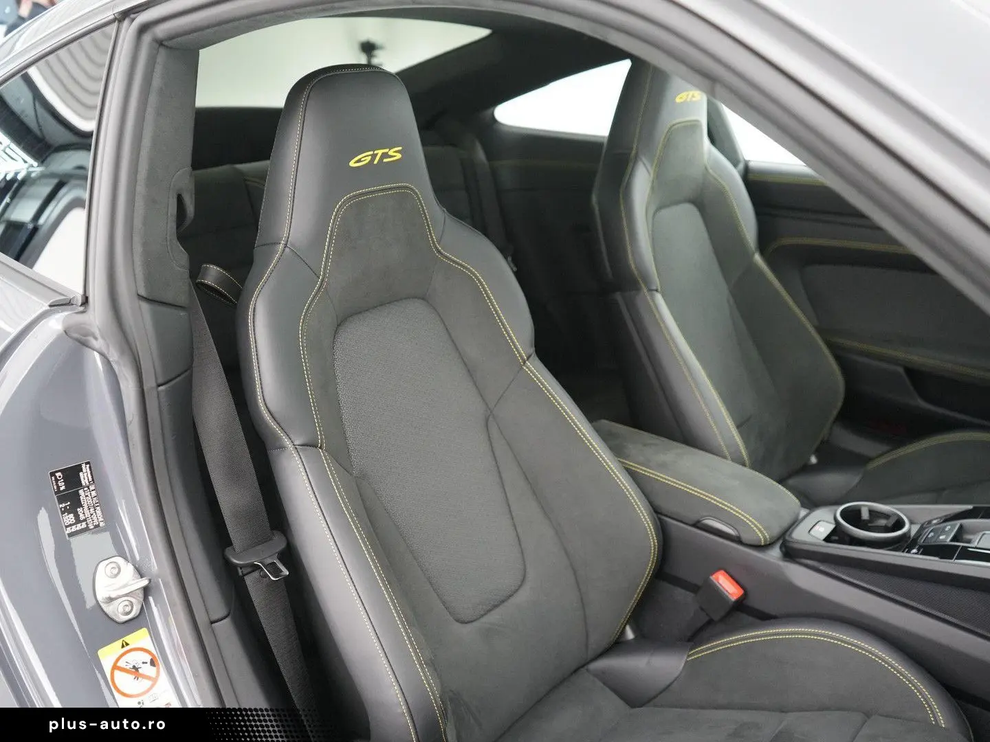 PORSCHE 992 Carrera GTS