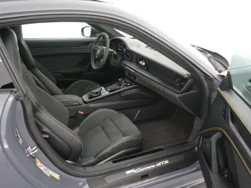 PORSCHE 992 Carrera GTS