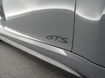 PORSCHE 992 Carrera GTS