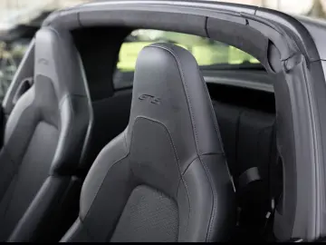 PORSCHE Porsche 911 992.2 Targa 4 GTS T-hybrid