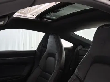 PORSCHE 992 3.0 Carrera