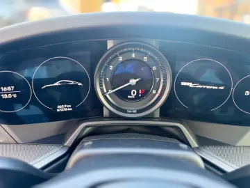 PORSCHE 992 911 Carrera 4  Bose 18Wege Chrono SAGA TOP
