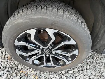TOYOTA Yaris Cross HYBRID