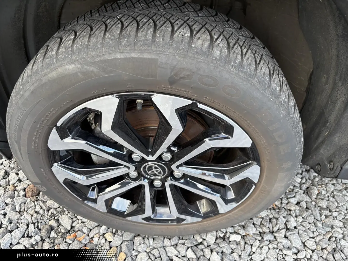 TOYOTA Yaris Cross HYBRID