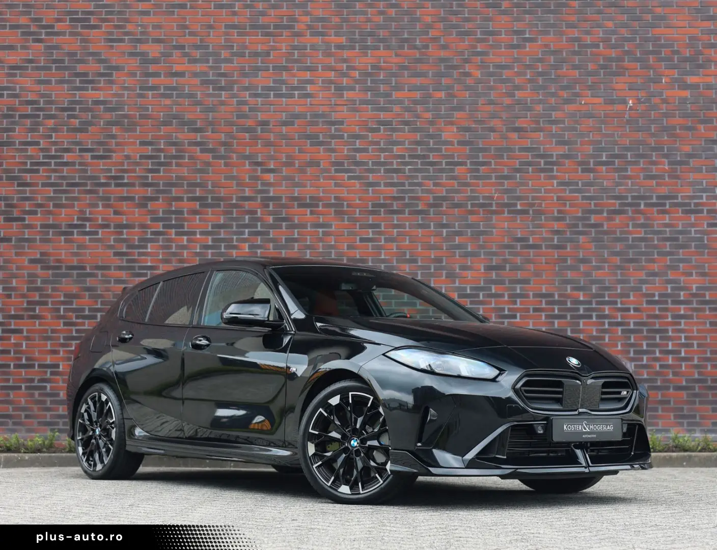 BMW M135i xDrive   M Performance - Pano