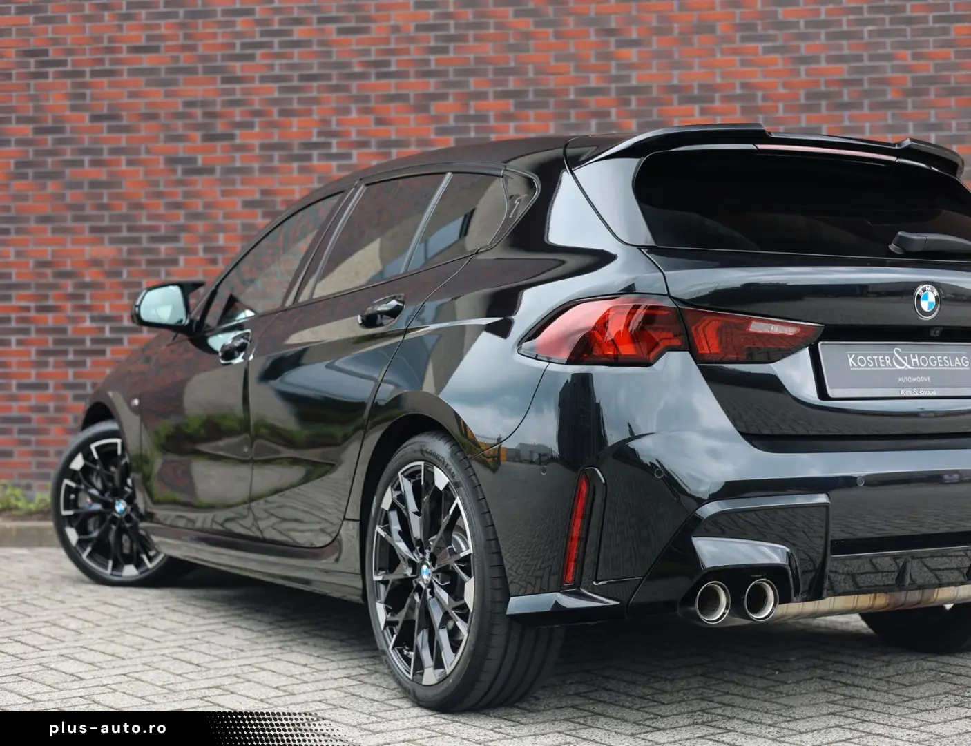 BMW M135i xDrive   M Performance - Pano