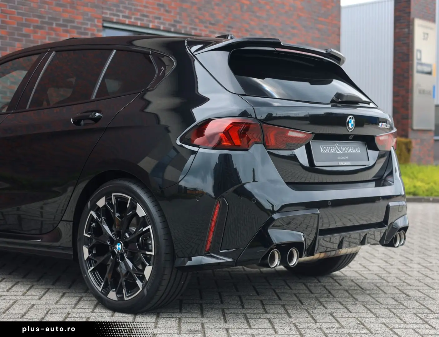 BMW M135i xDrive   M Performance - Pano