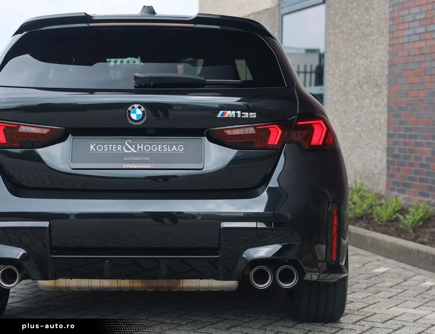 BMW M135i xDrive   M Performance - Pano