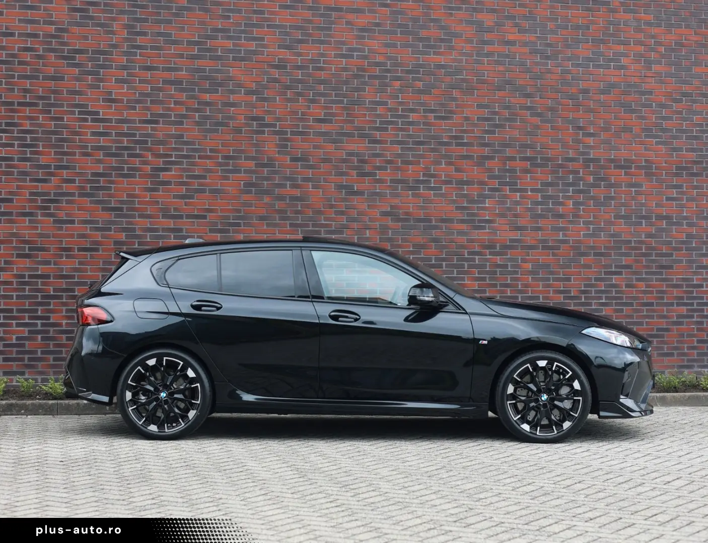 BMW M135i xDrive   M Performance - Pano