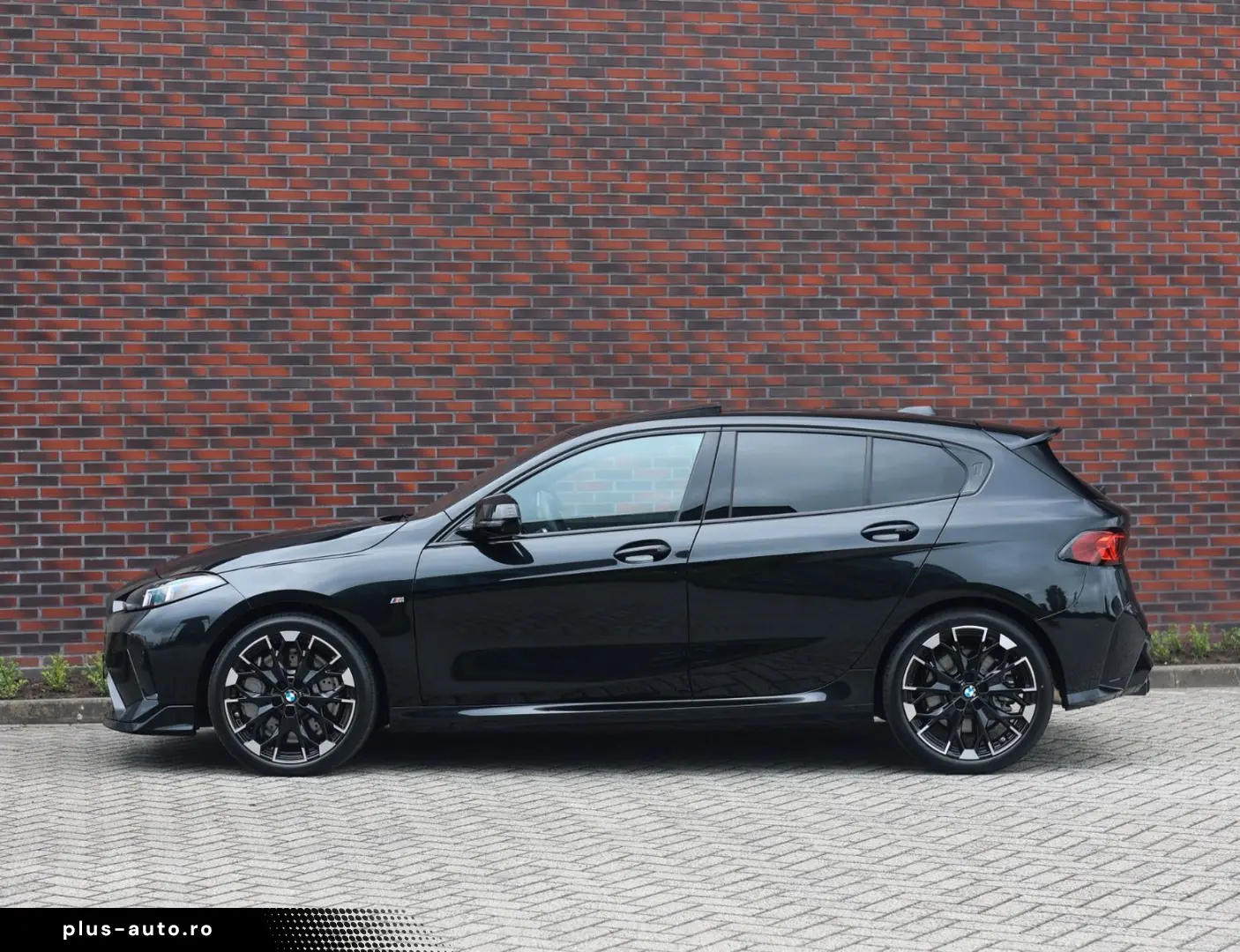 BMW M135i xDrive   M Performance - Pano