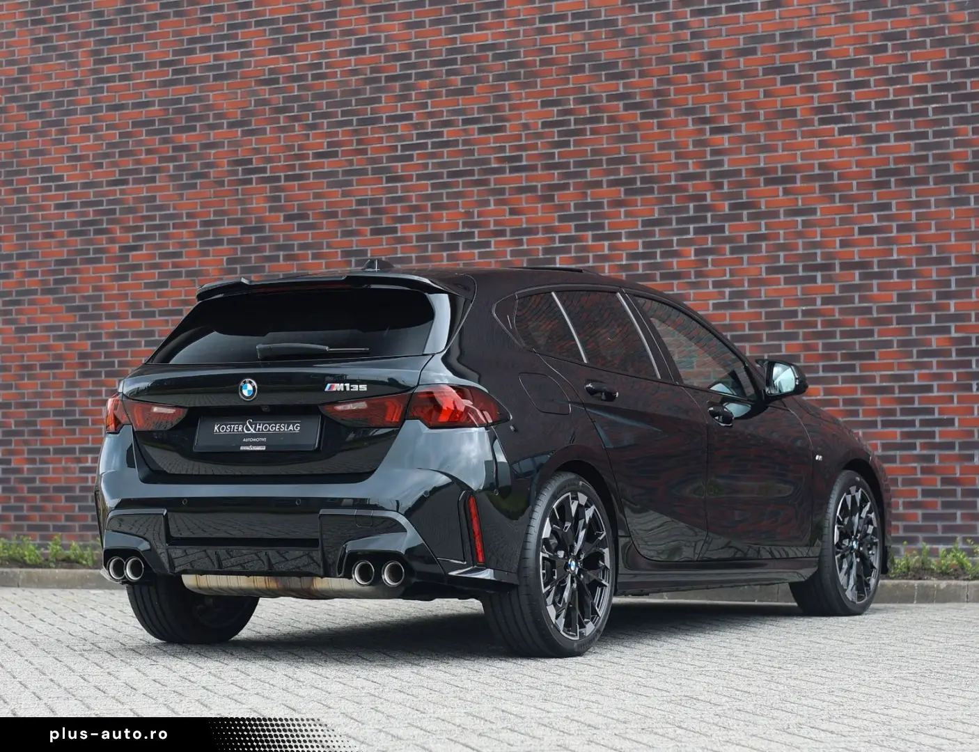 BMW M135i xDrive   M Performance - Pano