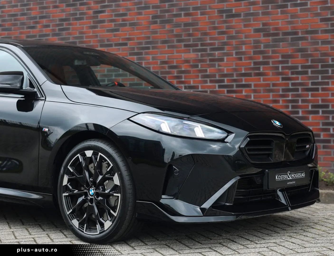 BMW M135i xDrive   M Performance - Pano