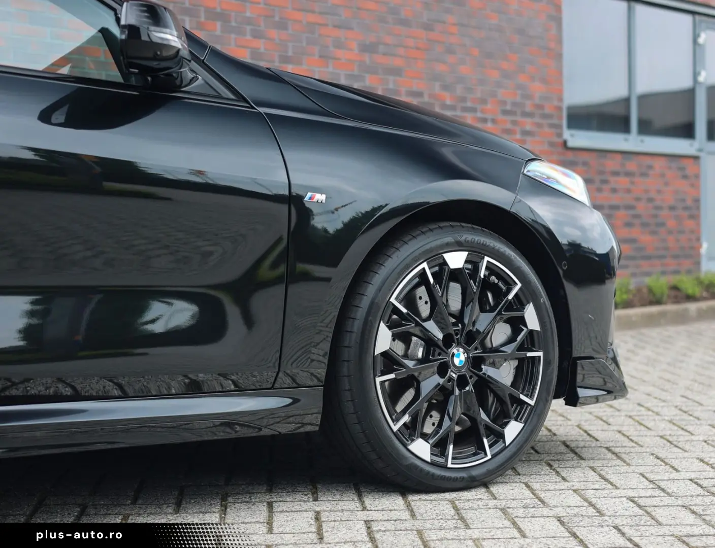 BMW M135i xDrive   M Performance - Pano