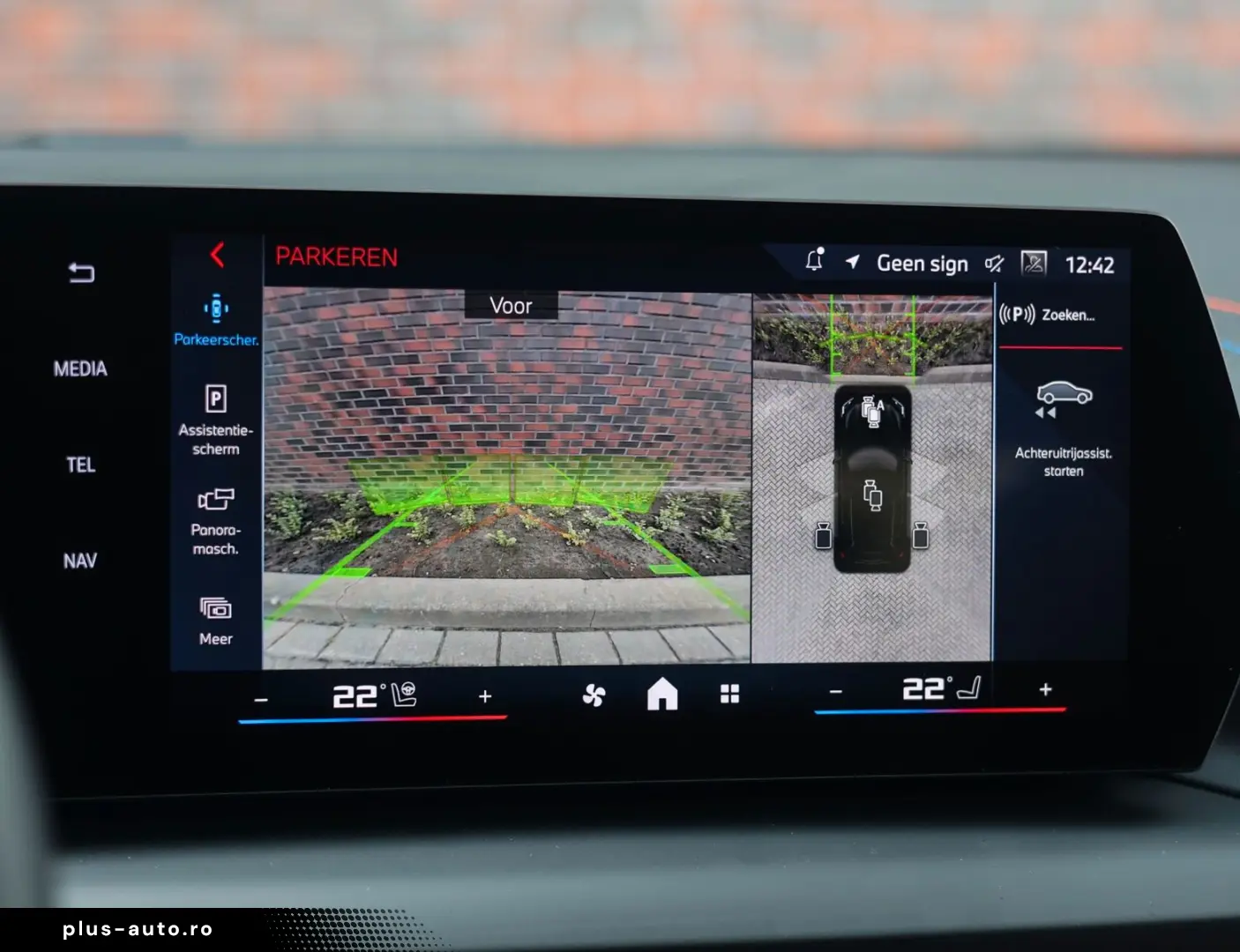 BMW M135i xDrive   M Performance - Pano