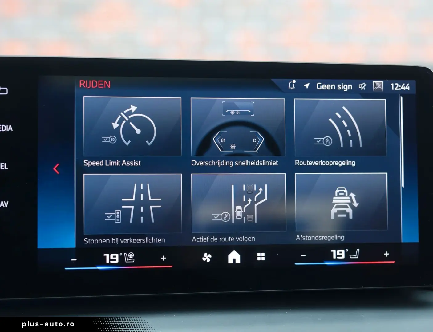 BMW M135i xDrive   M Performance - Pano