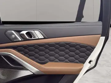 BMW X6 M Competition B&W SkyLounge HUD Massage