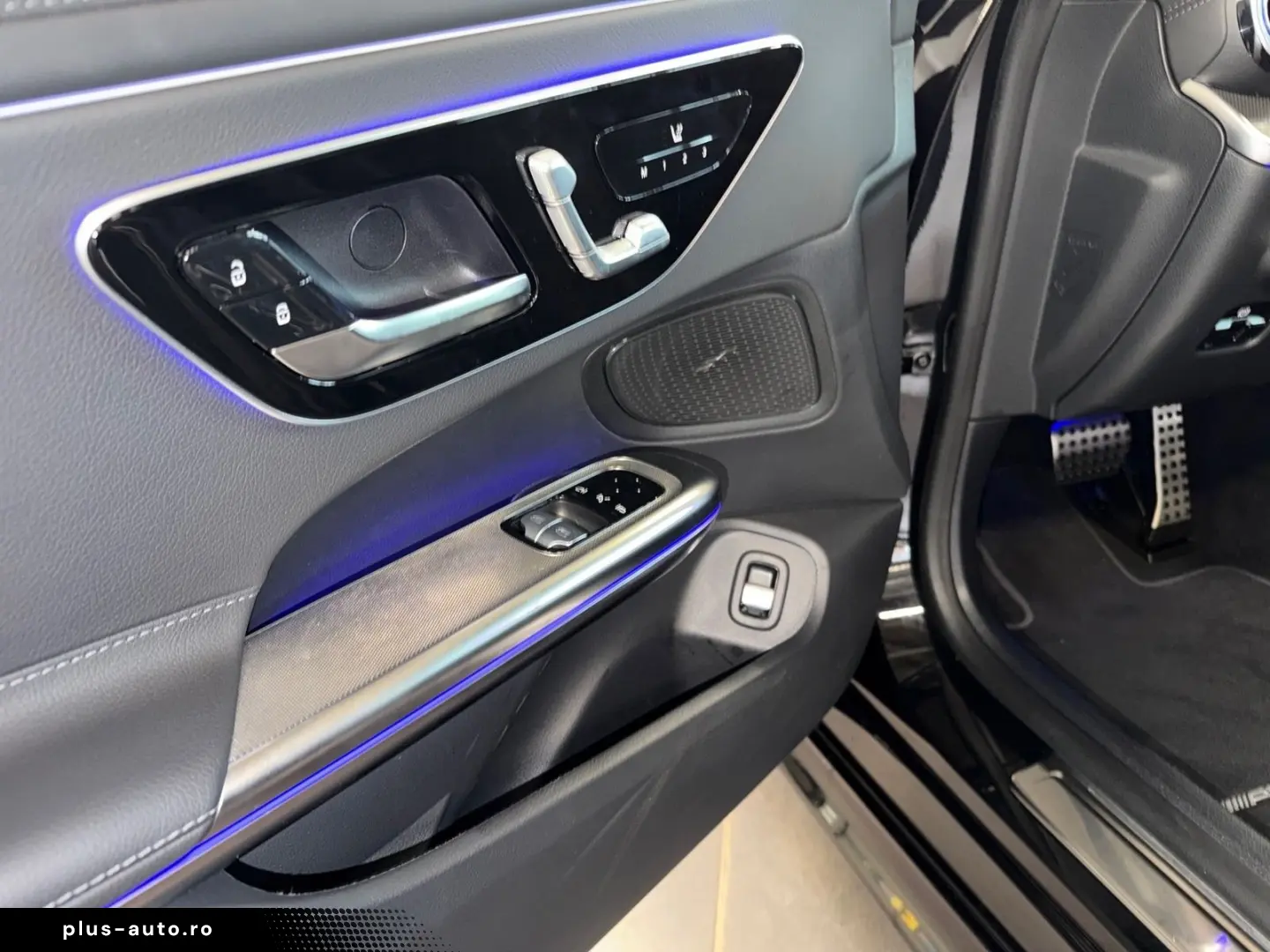 MERCEDES-BENZ CLE 200 Coupé AMG MBUX PANORAMA LED TOTWINKEL