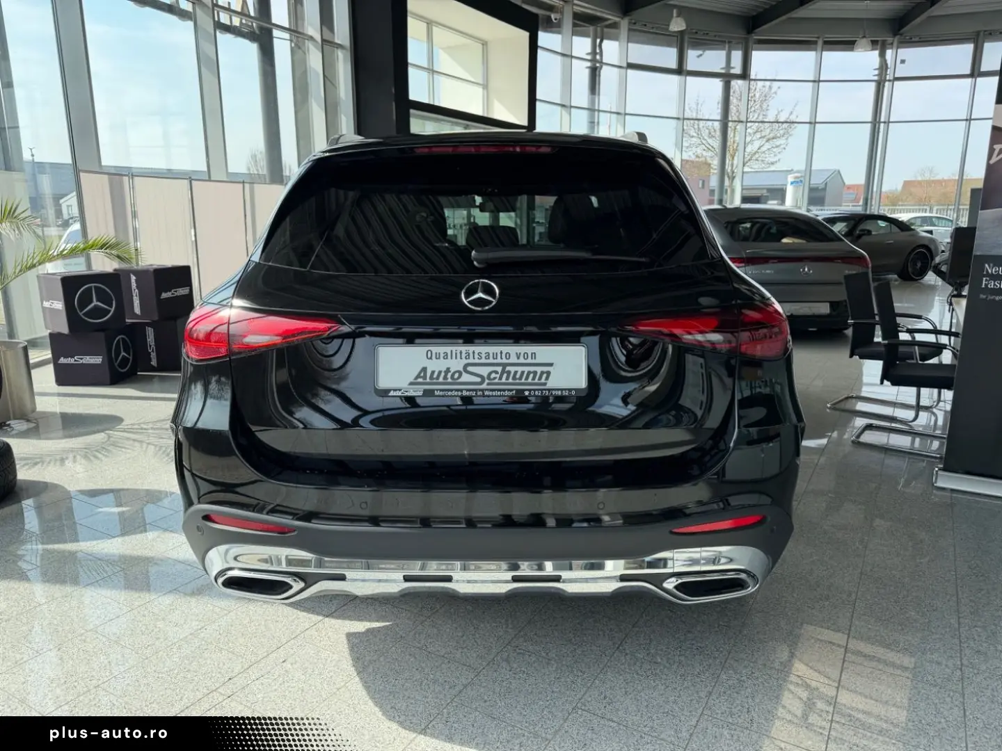 MERCEDES-BENZ GLC 200 4Matic AMG Premium Pano AHK KeylessGO