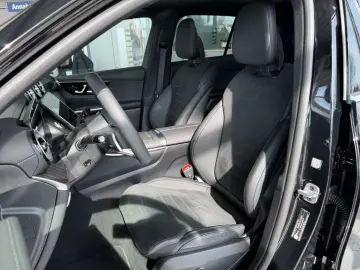 MERCEDES-BENZ GLC 200 4Matic AMG Premium Pano AHK KeylessGO