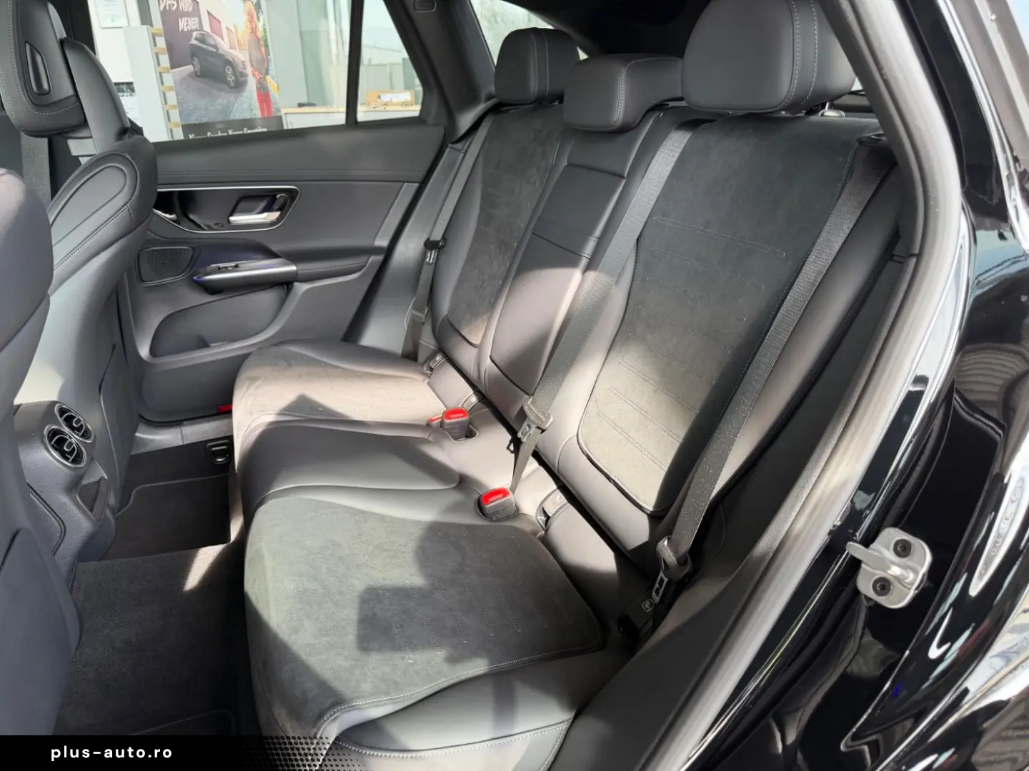 MERCEDES-BENZ GLC 200 4Matic AMG Premium Pano AHK KeylessGO