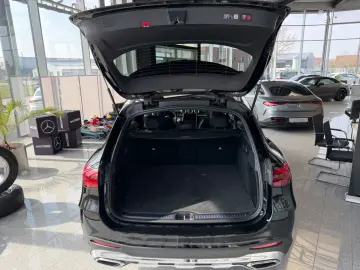 MERCEDES-BENZ GLC 200 4Matic AMG Premium Pano AHK KeylessGO