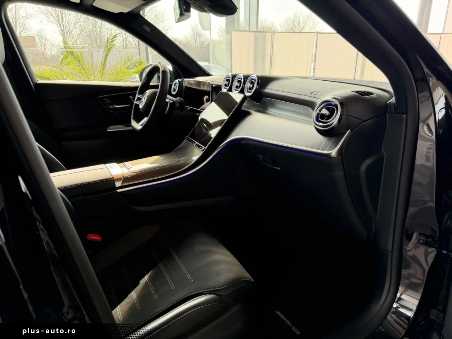 MERCEDES-BENZ GLC 200 4Matic AMG Premium Pano AHK KeylessGO