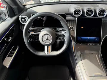 MERCEDES-BENZ GLC 200 4Matic AMG Premium Pano AHK KeylessGO