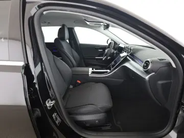 MERCEDES-BENZ C 180 T Avantgarde AHK Distr. Kamera LED