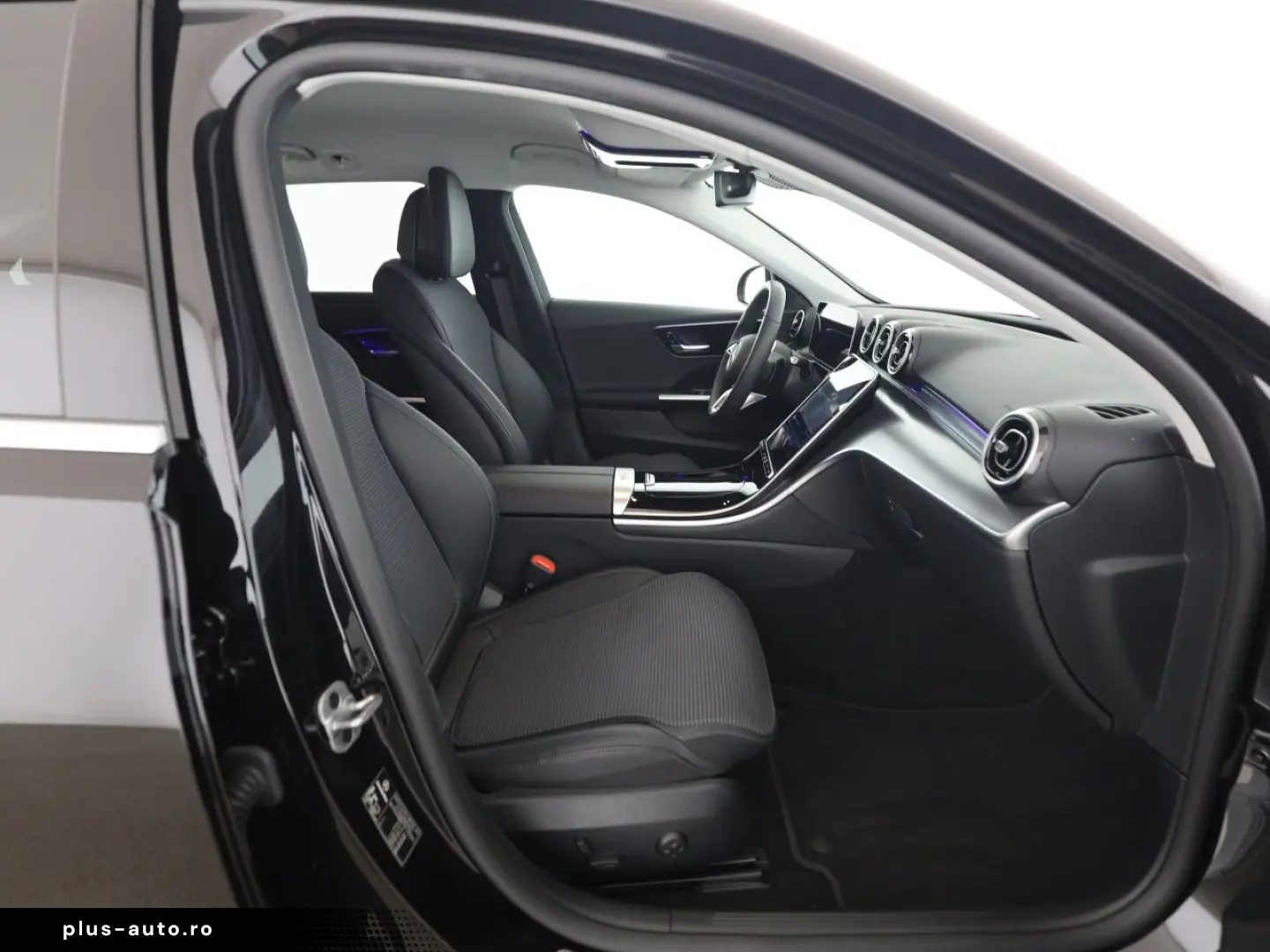 MERCEDES-BENZ C 180 T Avantgarde AHK Distr. Kamera LED