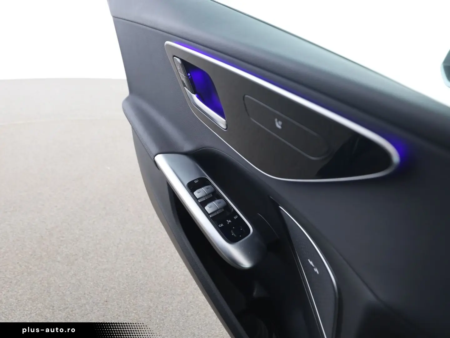 MERCEDES-BENZ C 180 T Avantgarde AHK Distr. Kamera LED
