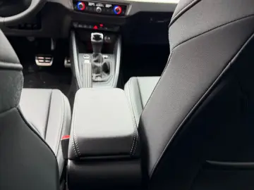 AUDI A1 Sportback 40 TFSI S line  S line